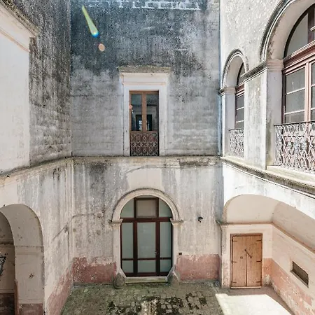 Palazzo Donna Maria Lejlighed